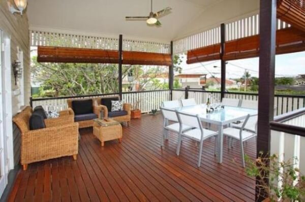 Deck Oiling Tips and Tricks